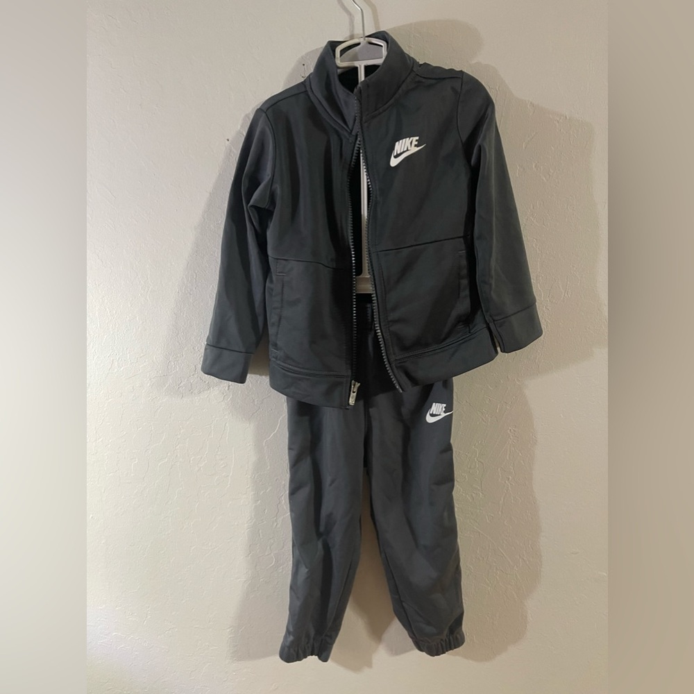 Nike toddler sportswear